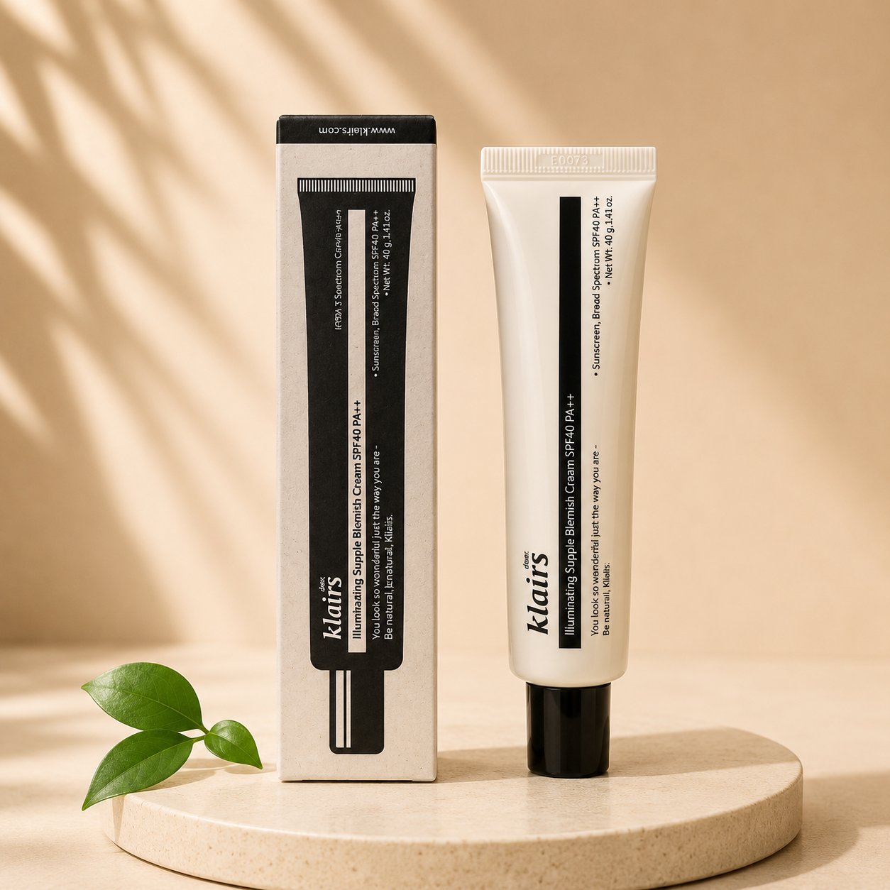 ضدآفتاب رنگی و روشن‌کننده کلایرز Illuminating Supple Blemish Cream SPF40